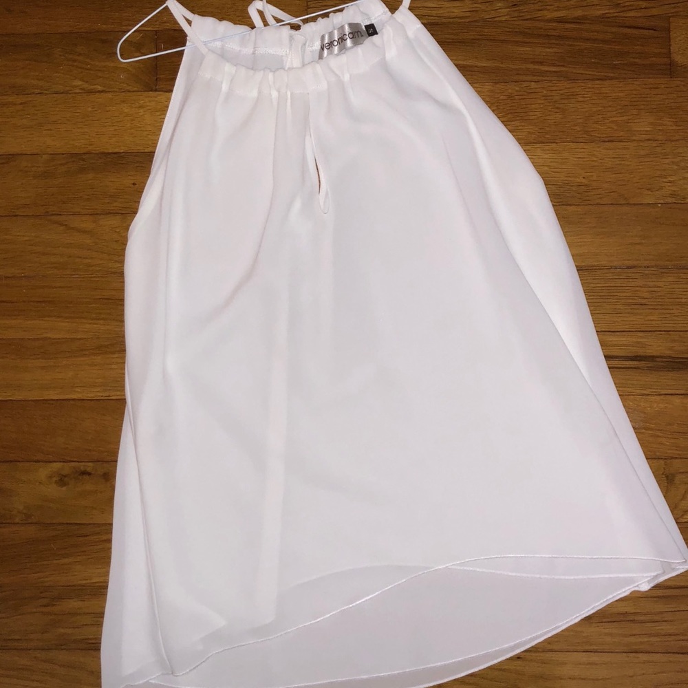 White tank top!